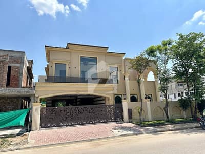 بحریہ انٹلیکچول ویلج بحریہ ٹاؤن راولپنڈی,راولپنڈی میں 5 کمروں کا 2 کنال مکان 26.5 کروڑ میں برائے فروخت۔ بحریہ انٹلیکچول ویلج بحریہ ٹاؤن راولپنڈی,راولپنڈی میں 5 کمروں کا 2 کنال مکان 26.5 کروڑ میں برائے فروخت۔
