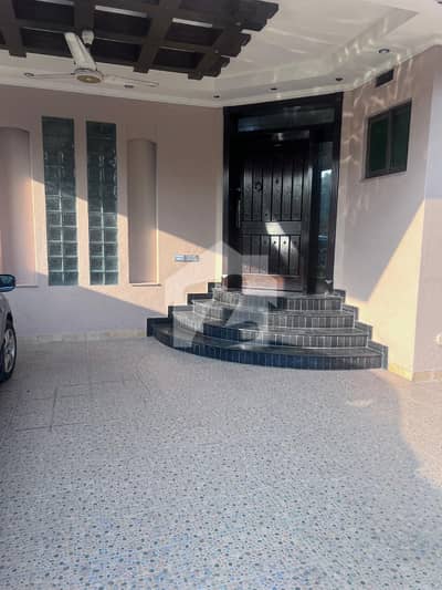 Prime Location 1 Kanal Luxury House For Sale 7 Bedrooms Model Town D Block