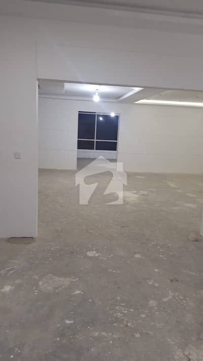 Beautiful 3 Floors building With Lift And Separate Entrance