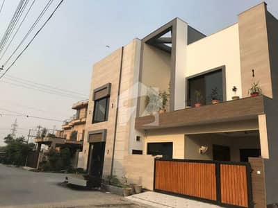 10 Marla Beautiful House