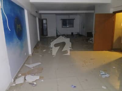 بخاری کمرشل ایریا ڈی ایچ اے فیز 6,ڈی ایچ اے ڈیفینس,کراچی میں 5 مرلہ دفتر 1.3 لاکھ میں کرایہ پر دستیاب ہے۔
