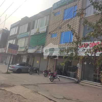 کالج روڈ لاہور میں 4 مرلہ عمارت 2.95 کروڑ میں برائے فروخت۔ کالج روڈ لاہور میں 4 مرلہ عمارت 2.95 کروڑ میں برائے فروخت۔