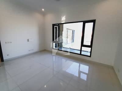 500 YARDS DEFENCE ULTRAMODERN STYLISH COMPECT STYLISH VILLA AVAILABLE FOR RENT, 3 BEDROOMS (STUDY)  LUXURIOUS DRAWING DINING LOUNGE