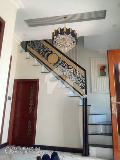 یونین گرین کالج روڈ,لاہور میں 4 کمروں کا 3 مرلہ مکان 1.6 کروڑ میں برائے فروخت۔