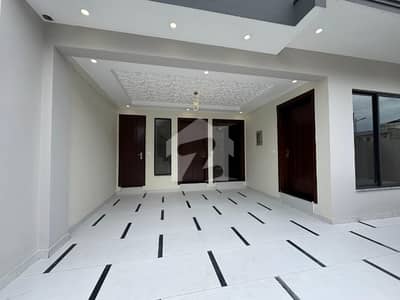 10 Marla Spacious House Is Available In E-11 For Sale