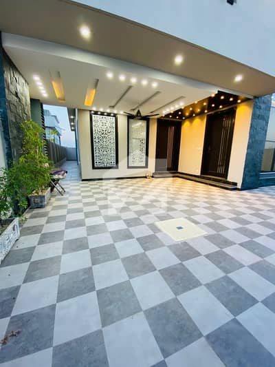 10 Marla Luxury Double Unit House for Sale Prime Location