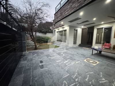 1 Kanal Corner Owner Built Lavish House For Sale Johar Town (Near LDA Office)