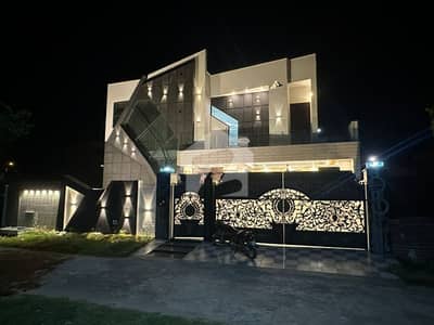 ڈی سی کالونی - کابل بلاک ڈی سی کالونی,گوجرانوالہ میں 6 کمروں کا 1 کنال مکان 9.5 کروڑ میں برائے فروخت۔