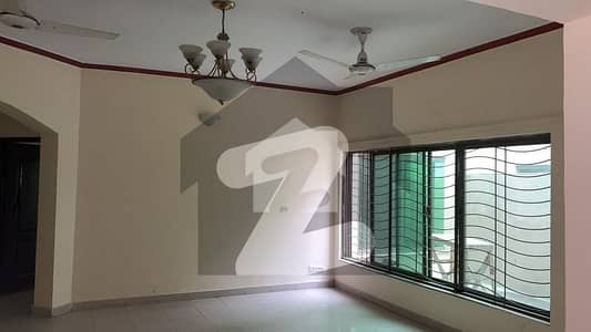 EXCELLENT HOUSE FOR SALE IN ASKRI 10 VERY HOT LOCATION MAIN BOULEVARD.