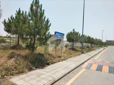 عمار کینیان ویوز - الما 1 بلاک عمارکینیان ویوز,اسلام آباد میں 1 کنال رہائشی پلاٹ 3.75 کروڑ میں برائے فروخت۔