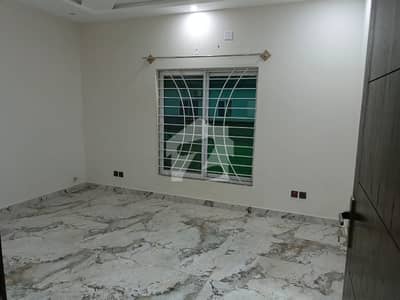 سوان گارڈن اسلام آباد میں 4 کمروں کا 1 کنال بالائی پورشن 90.0 ہزار میں کرایہ پر دستیاب ہے۔