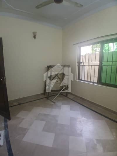 25*40 Upper Portion Available For Rent In G13
