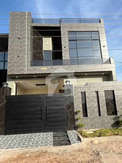 A Luxury 4 Marla + 68 Sq Ft House With A Modern And Professional Design, Built For Comfortable Family Living.