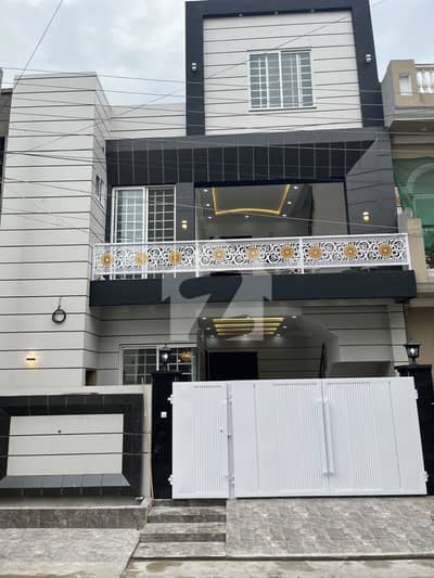 اتحاد ٹاؤن رائیونڈ روڈ,لاہور میں 4 کمروں کا 5 مرلہ مکان 1.4 لاکھ میں کرایہ پر دستیاب ہے۔ اتحاد ٹاؤن رائیونڈ روڈ,لاہور میں 4 کمروں کا 5 مرلہ مکان 1.4 لاکھ میں کرایہ پر دستیاب ہے۔