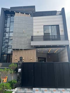 5 Marla Stunning Modern House For Sale In Etihad At Hot Location