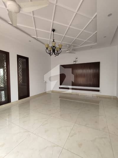 1 Kanal Full House For Rent In DHA Phase 8 Ex Air Avenue - Near Park And Commercial Area