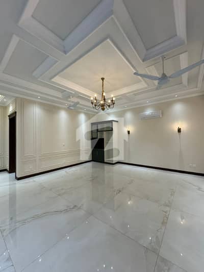 1 Kanal Slightly Use House For Rent In DHA Phase 8