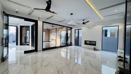 1 Kanal Full House For Rent In DHA Phase 7 - Near Park And Commercial Market