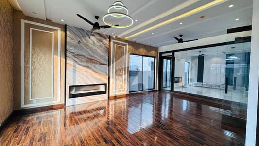 1 Kanal Full House For Rent In DHA Phase 7 - Near Park And Commercial Market