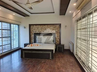 1 Kanal Full House For Rent In DHA Phase 8 Ex Park View