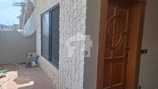 جناح گارڈنز فیز 1 جناح گارڈنز,ایف ای سی ایچ ایس,اسلام آباد میں 6 کمروں کا 10 مرلہ مکان 1.8 لاکھ میں کرایہ پر دستیاب ہے۔