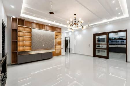 1 Kanal Full House For Rent In DHA Phase 8 Ex Air Avenue - Near Park And Commercial Area