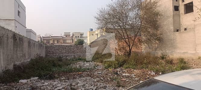 22 Marla 2 Sarsai plot Available For Sale in Raza Town East Canal Road fsd.
