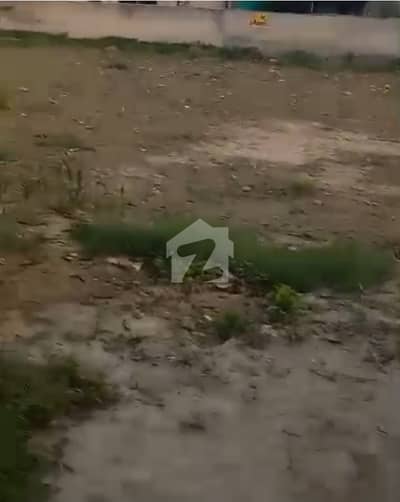 ڈی ایچ اے فیز 8 ڈیفنس (ڈی ایچ اے),لاہور میں 2 کنال رہائشی پلاٹ 14.25 کروڑ میں برائے فروخت۔ ڈی ایچ اے فیز 8 ڈیفنس (ڈی ایچ اے),لاہور میں 2 کنال رہائشی پلاٹ 14.25 کروڑ میں برائے فروخت۔