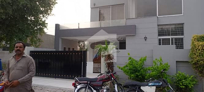 11 Marla House Like Brand New Available For Rent In Bahria Town Lahore Sector F