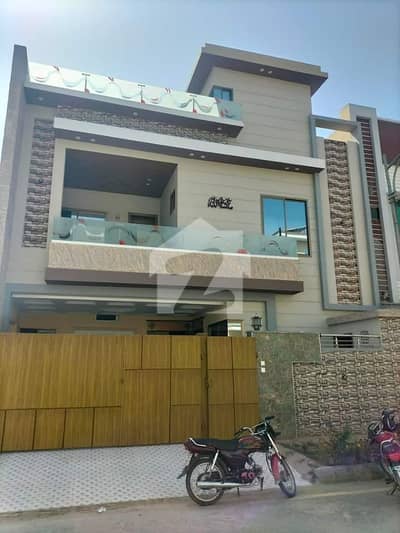 عثمانیہ ویلیج جام پور روڈ,ڈیرہ غازی خان میں 7 کمروں کا 7 مرلہ مکان 3.1 کروڑ میں برائے فروخت۔