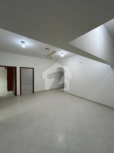 Park-Facing 4 Bed Spacious Apartment | West Open | Generator Backup