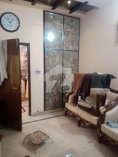 گلبرگ ویلی فیصل آباد میں 3 کمروں کا 2 مرلہ مکان 80.0 لاکھ میں برائے فروخت۔