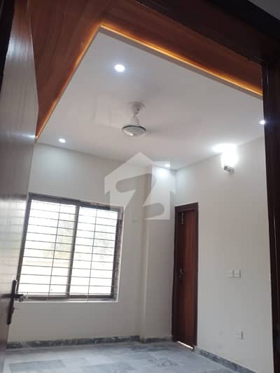 PHA FULLY RENVEIT APARTMENT GROUND FLOOR SUIGAS ELECTRIC AVAILABLE FOR BANK LONE PHA FULLY RENVEIT APARTMENT GROUND FLOOR SUIGAS ELECTRIC AVAILABLE FOR BANK LONE