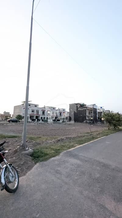 6.5 Marla Corner Plot Available for Sale in Overseas Block