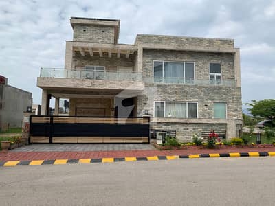 Beautiful Location 14 Marla Corner House Available For Rent With Solar. Reasonable Demand