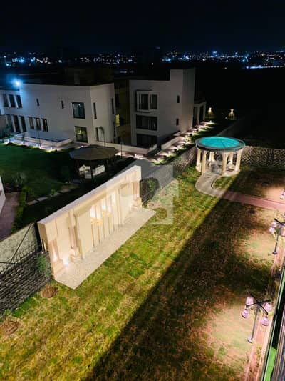 Gulberg Green 5 Kanal Fully Furnished Brand New Farm House