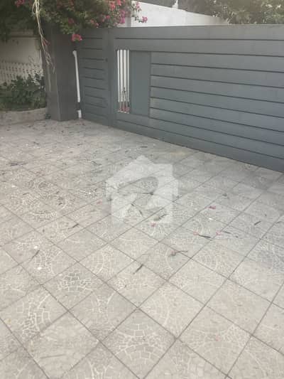 ایف ۔ 10 اسلام آباد میں 5 کمروں کا 1 کنال مکان 23.0 کروڑ میں برائے فروخت۔