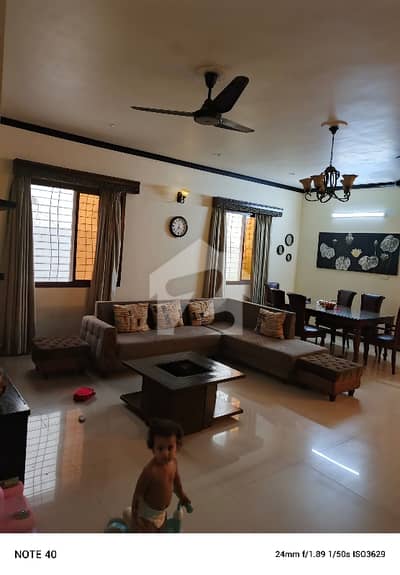 A Spacious 245 Square Yards House In Gulshan-e-Iqbal - Block 2