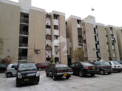 Gulshan-E-Iqbal Block 16 Buitul Mukkram Masjid 3rd Floor Appartment Fully Ranovated 3 Bed Rooms Drawing Lounge Kitchen With Study Room Near Park Market Boundary Wall Project