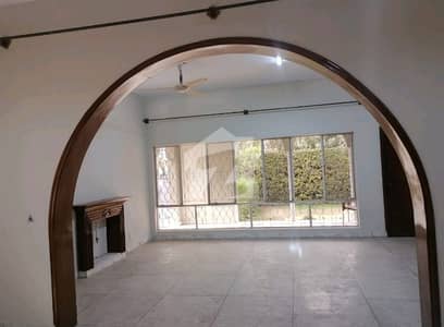 Prime Location 1 Kanal House For Sale In I-8/4 Islamabad In Only Rs. 185000000