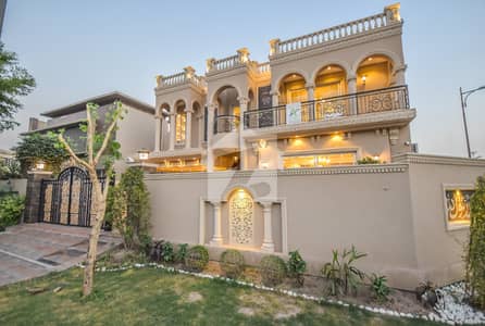 ڈی ایچ اے فیز 8 ڈیفنس (ڈی ایچ اے),لاہور میں 6 کمروں کا 1 کنال مکان 14.95 کروڑ میں برائے فروخت۔