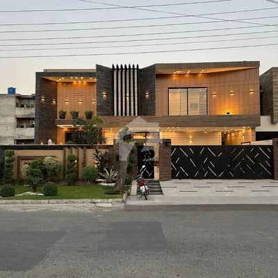 ویلینشیاء ہاؤسنگ سوسائٹی لاہور میں 5 کمروں کا 1 کنال مکان 8.9 کروڑ میں برائے فروخت۔ ویلینشیاء ہاؤسنگ سوسائٹی لاہور میں 5 کمروں کا 1 کنال مکان 8.9 کروڑ میں برائے فروخت۔