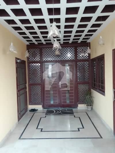 Portion for sale   upper portion   Gulshan-e-iqbal block 13 d1   4Bed Drawing Dinning   Tile flooring
