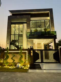 5 MARLA LUXURIOUS & GRACEFUL ULTRA MODERN HOUSE AVAILABLE FOR SALE