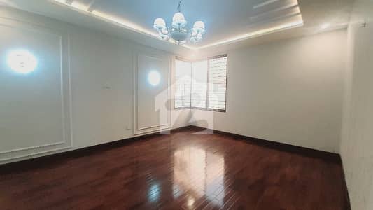 10 Marla Beautiful House For Sale In DHA Phase 03 Z Block Facing 02 Kanal 10 Marla Beautiful House For Sale In DHA Phase 03 Z Block Facing 02 Kanal