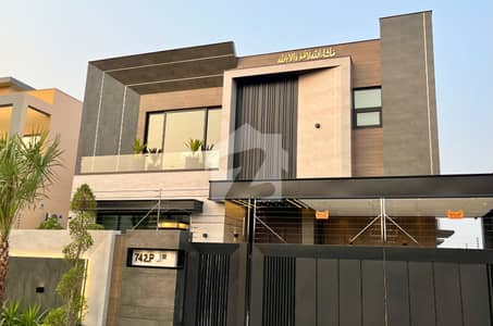One Kanal Brand New Luxury Ultra-Modern Design House For Sale