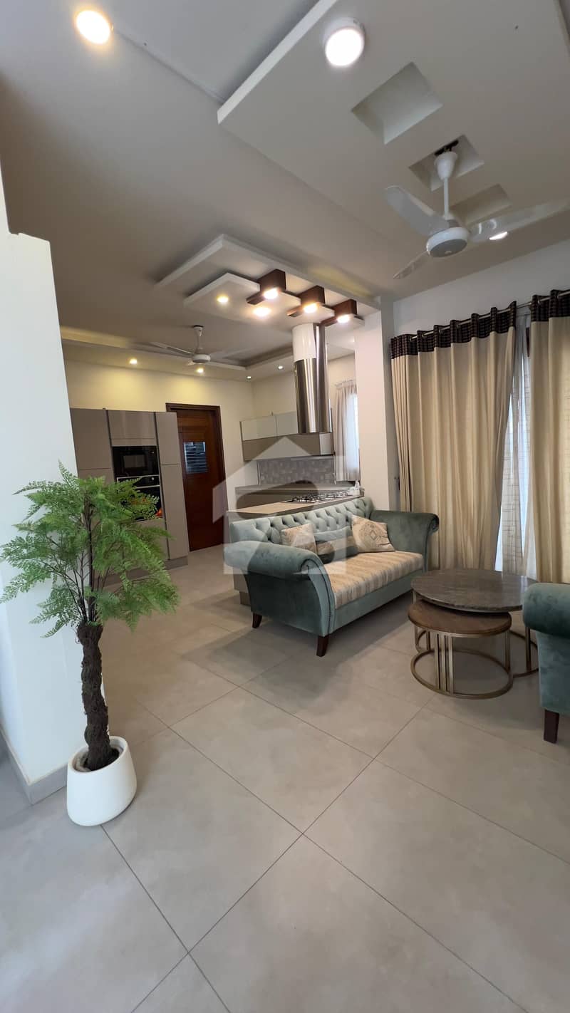 1000 Yd Like New Bungalow For Rent 1000 Yd Like New Bungalow For Rent