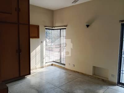 10 MARLA HOUSE FOR SALE 10 MARLA HOUSE FOR SALE