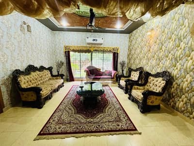کینال گارڈن لاہور میں 5 کمروں کا 1 کنال مکان 4.15 کروڑ میں برائے فروخت۔
