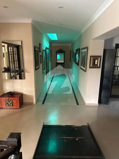 4 KANAL EXCLUSIVE FARMHOUSE FOR SALE IN LAHORE